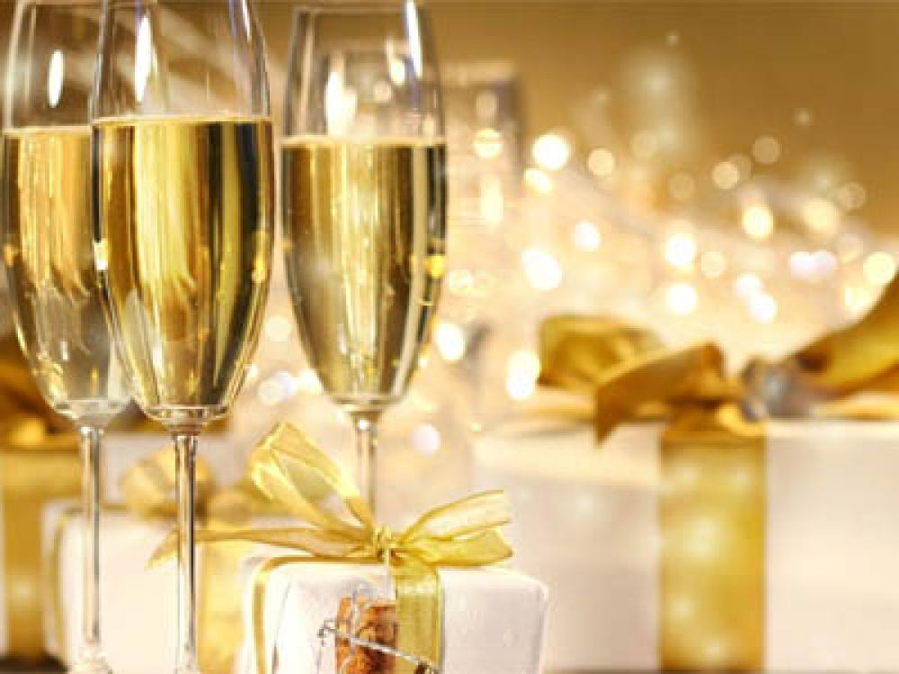 Holiday Champagne Screensaver 1.0 (Freeware 5.98Mb)